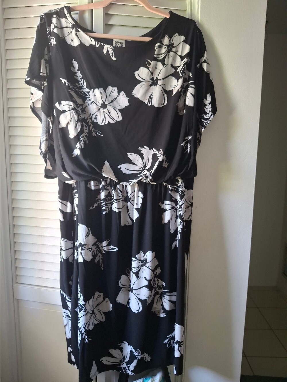 Anne Klein Black and White Floral Blouson Midi Dress